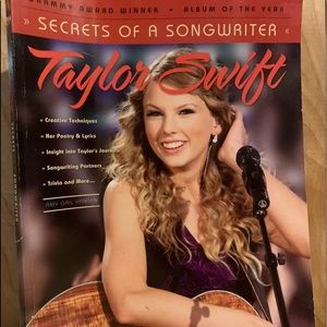 TAYLOR SWIFT secrets of a songwriter book